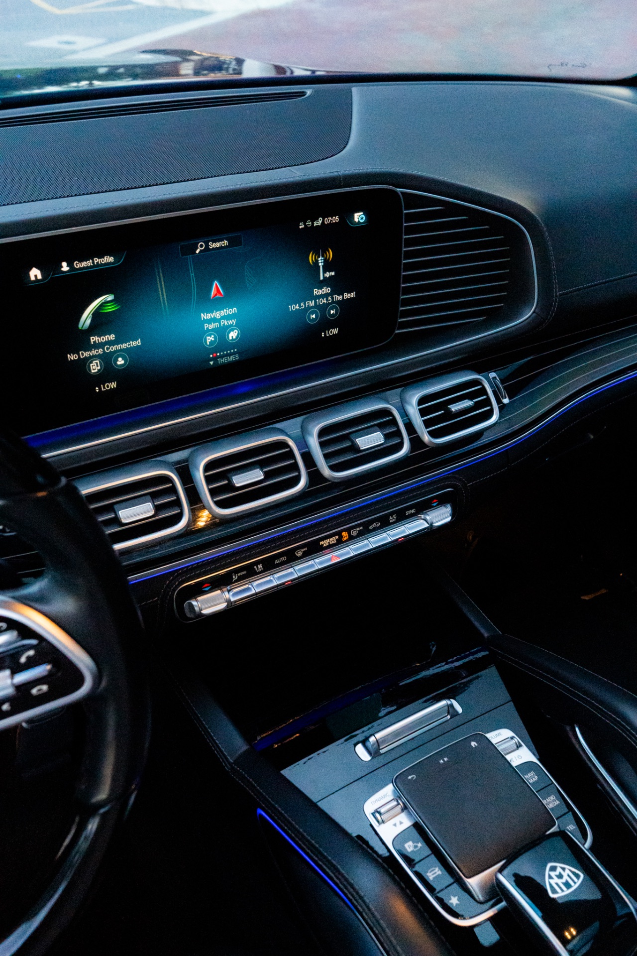 Mercedes Benz Maybach GLS 600 — photo 9