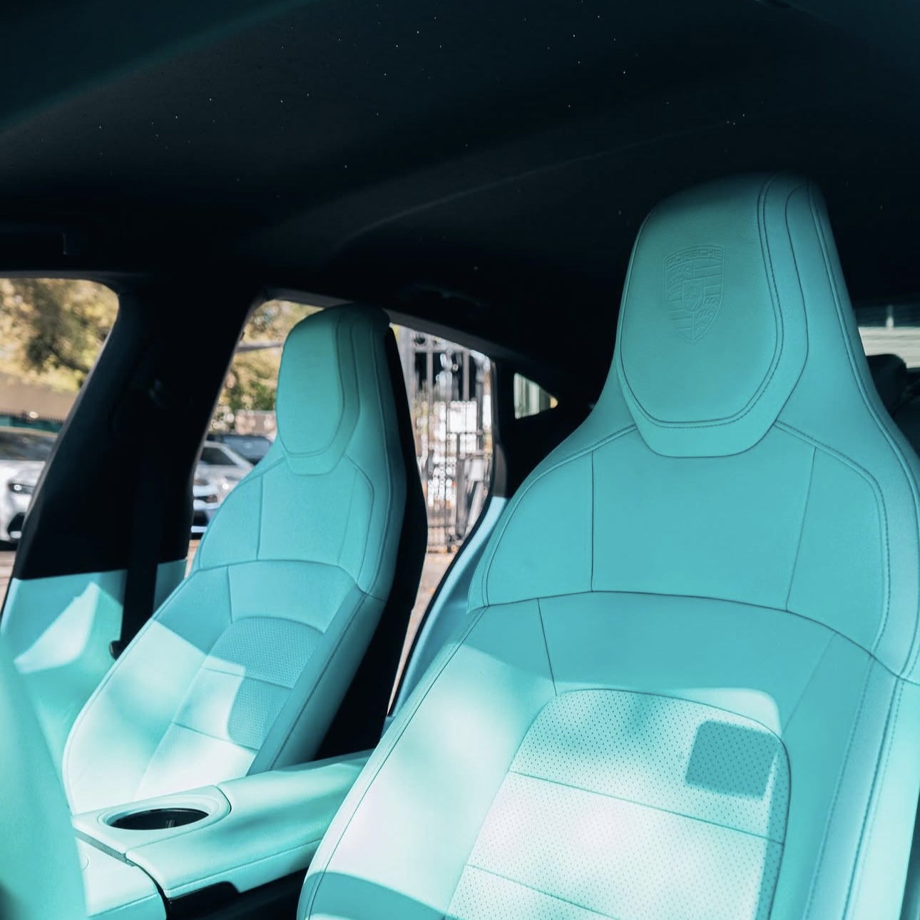 Porsche Taycan — photo 8