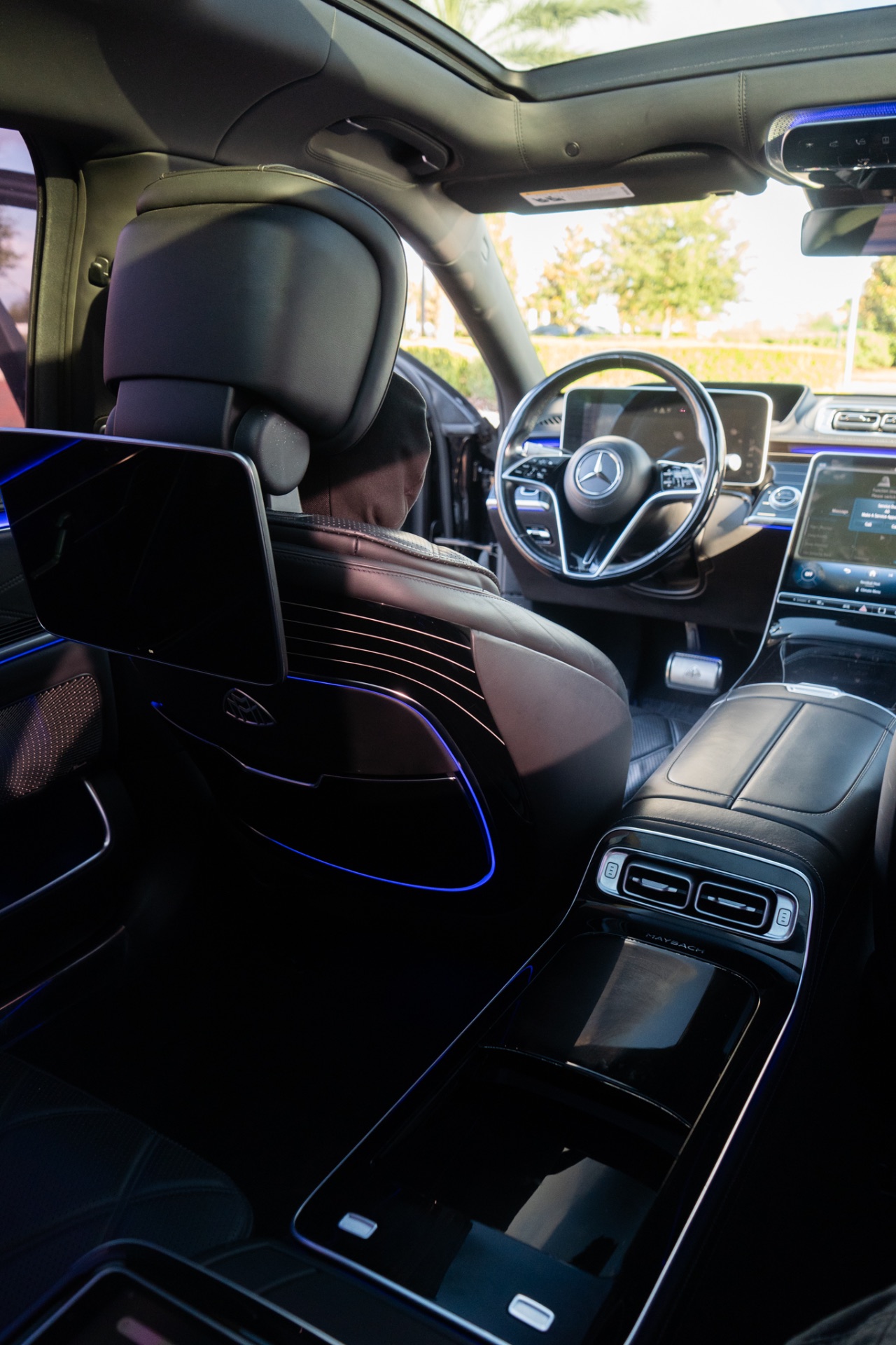Mercedes Benz Maybach S580 — photo 9