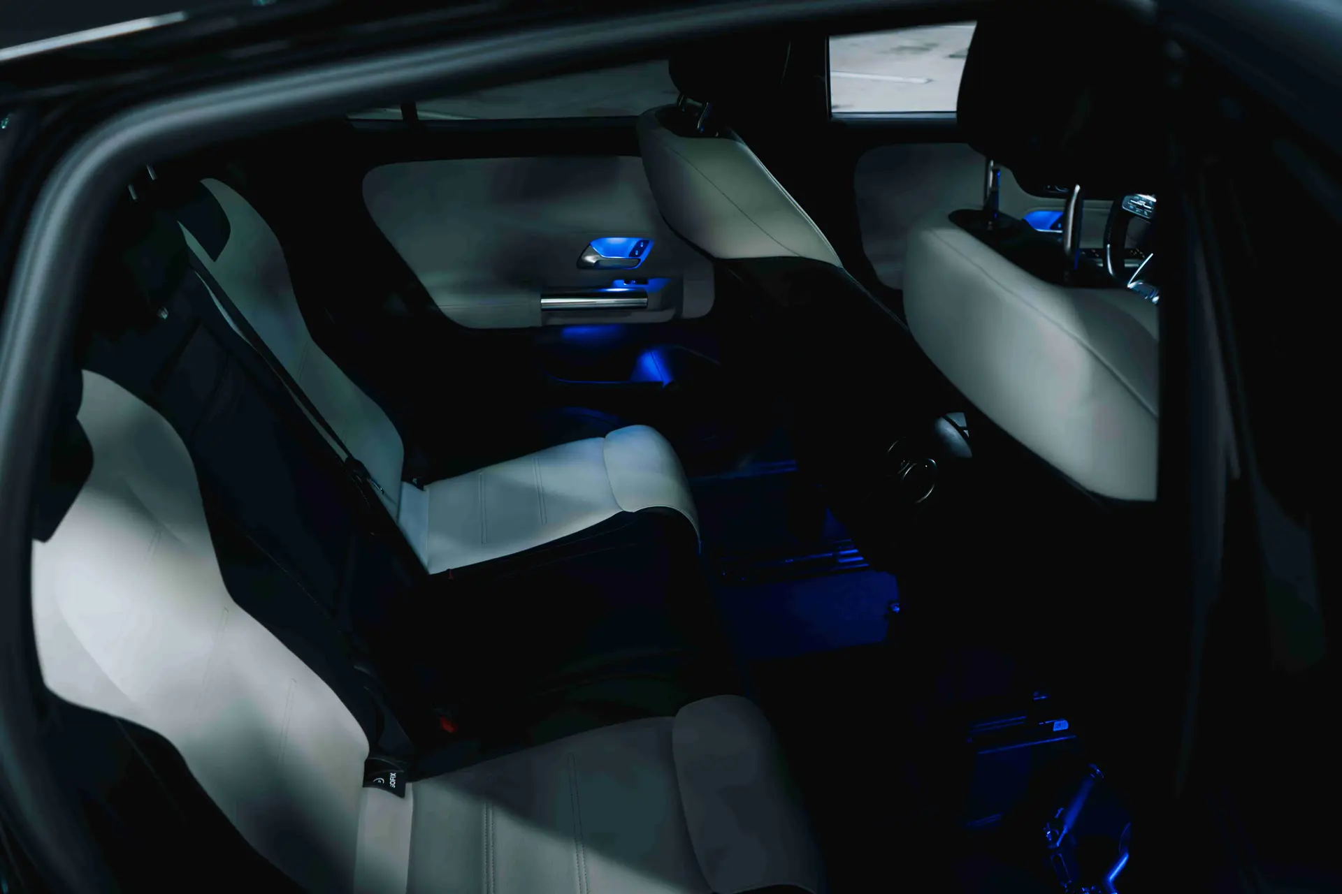 Mercedes Benz AMG GLA 35 — photo 6