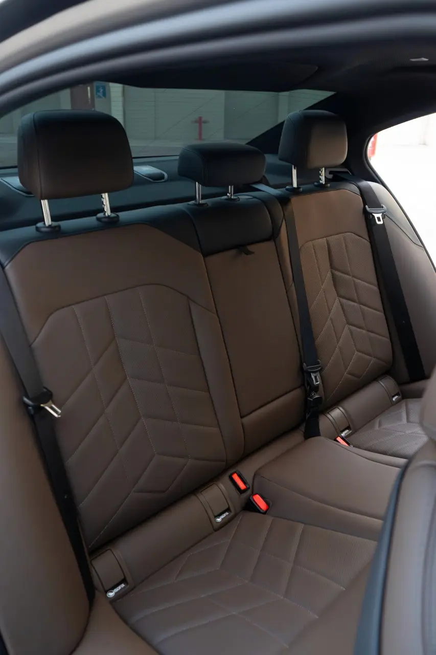 BMW 540i — photo 5