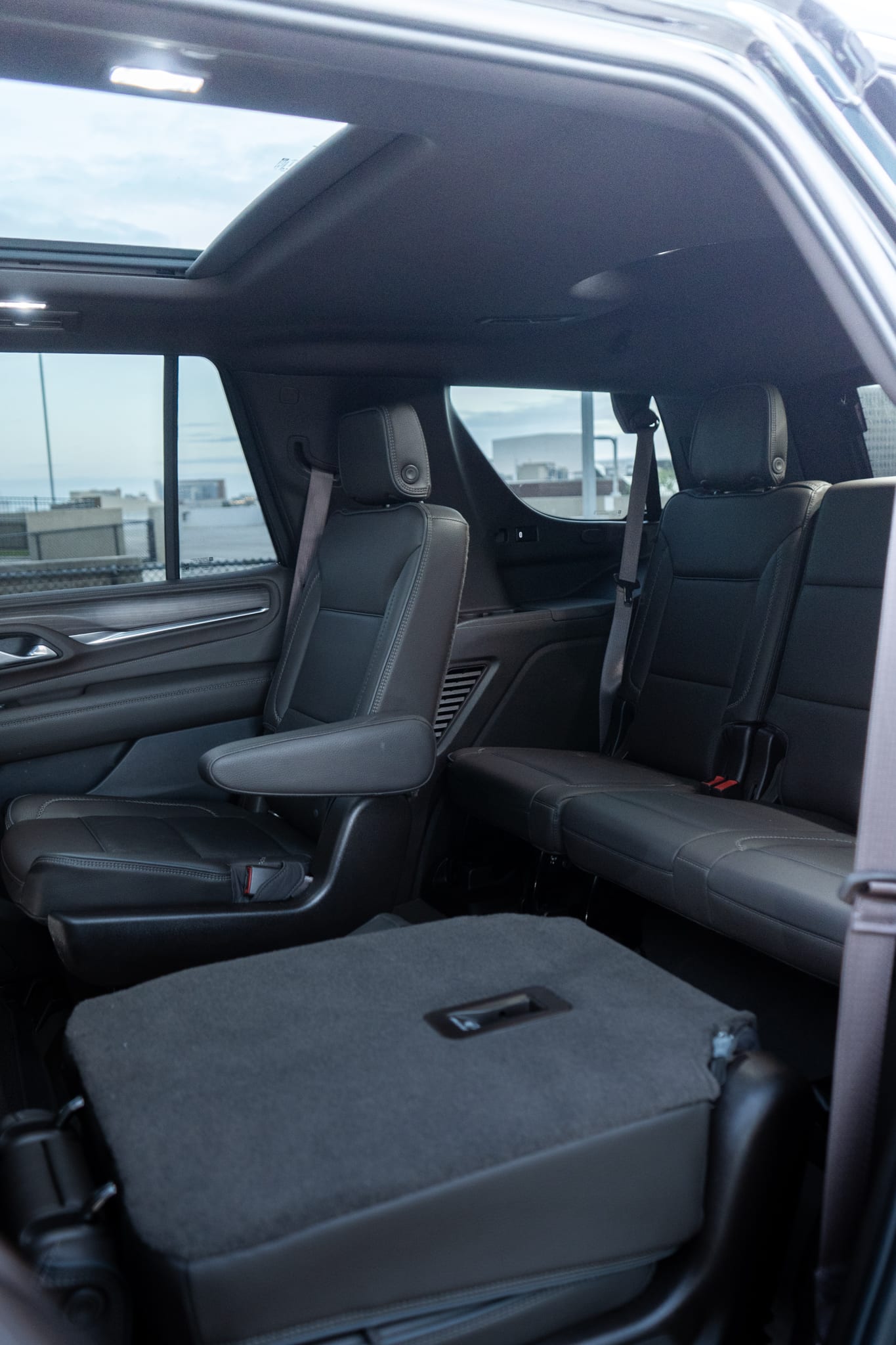 GMC Yukon Denali — photo 8
