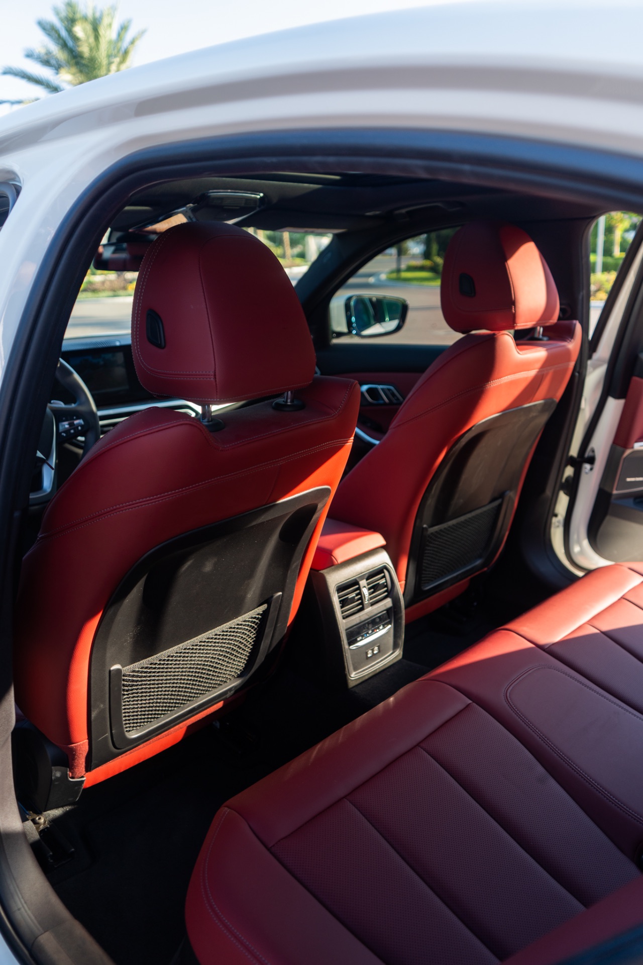 BMW 330i — photo 6