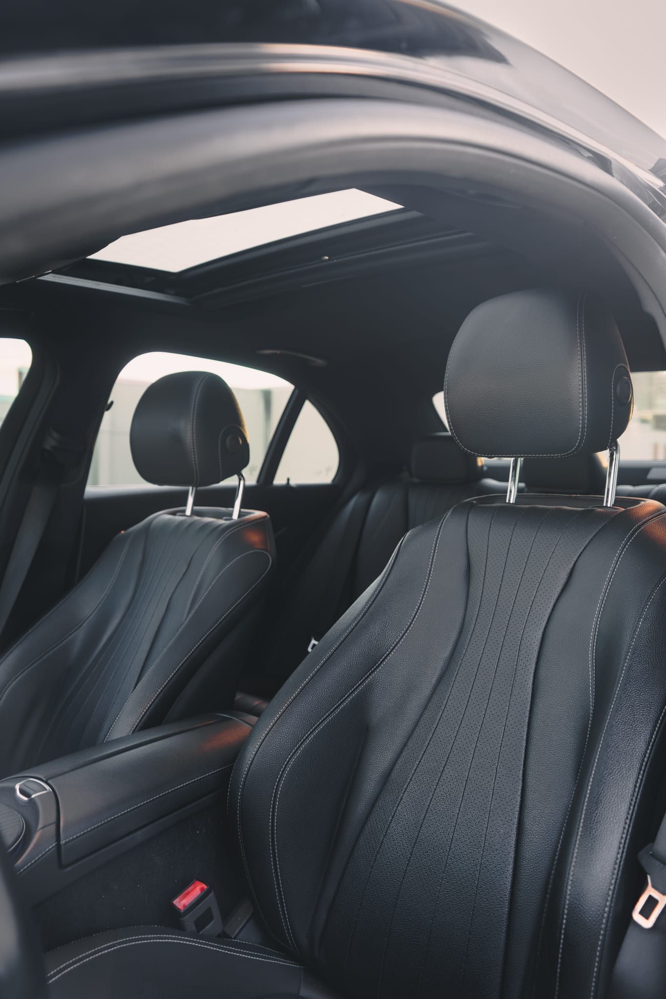Mercedes Benz E350 — photo 7