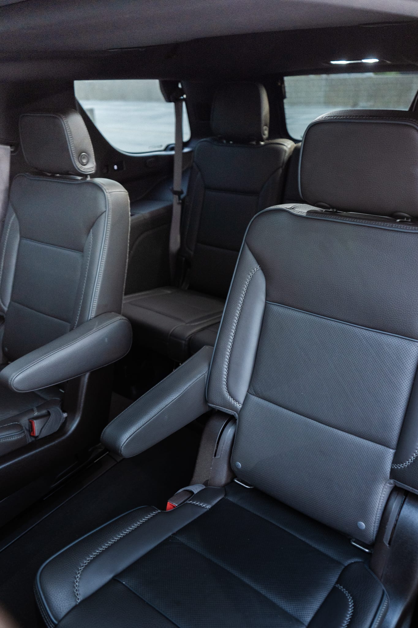 GMC Yukon Denali — photo 7