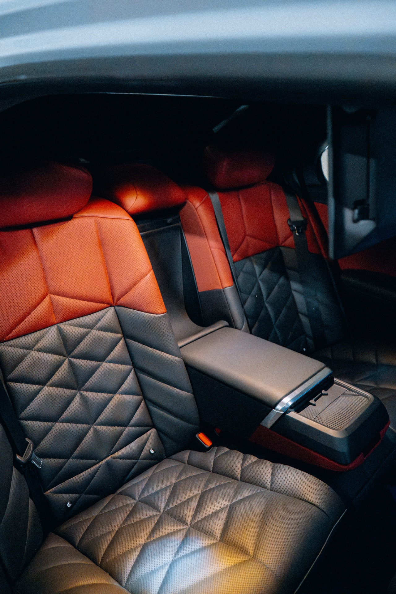 BMW 740i Executive — photo 7
