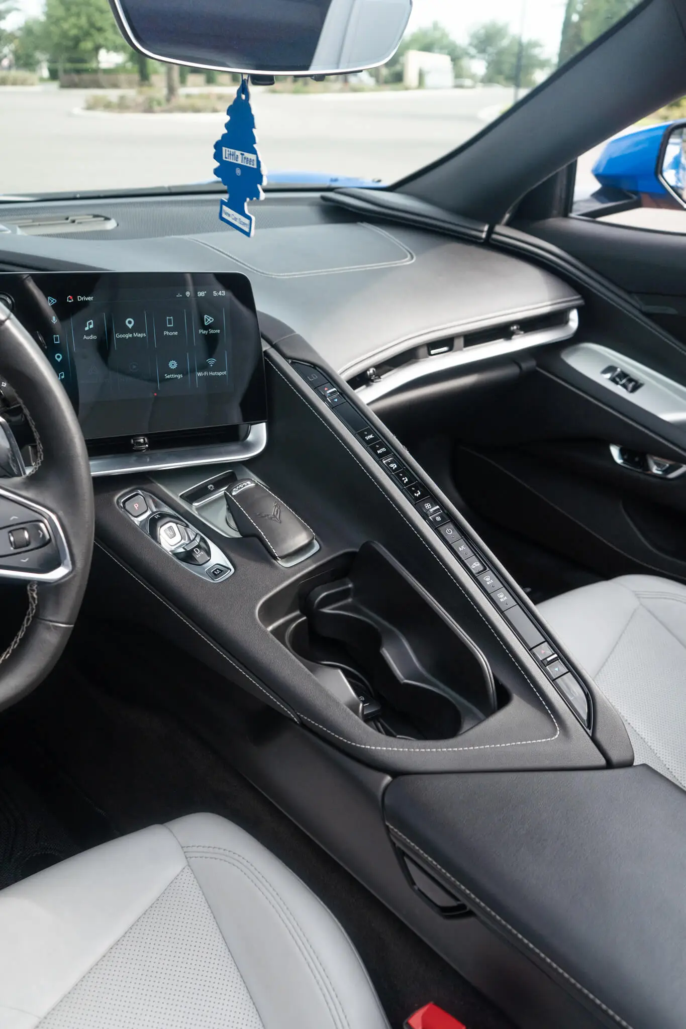 Chevrolet C8 Corvette 3LT — photo 3