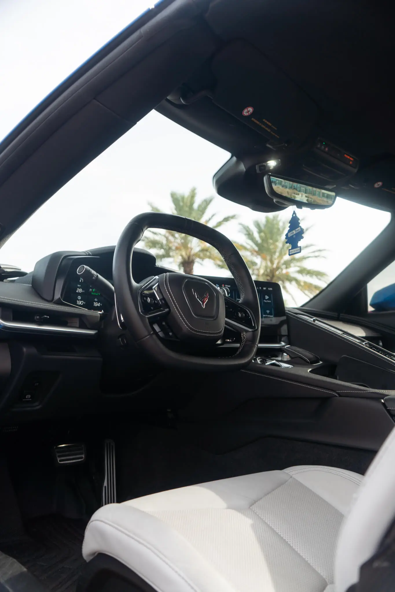Chevrolet C8 Corvette 3LT — photo 8