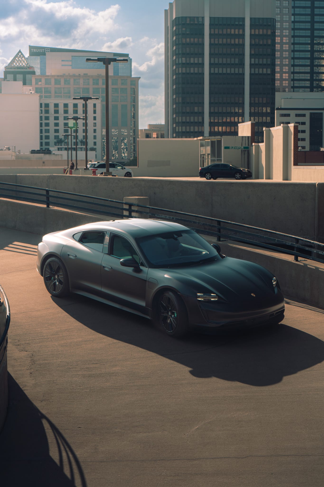 Porsche Taycan — photo 2