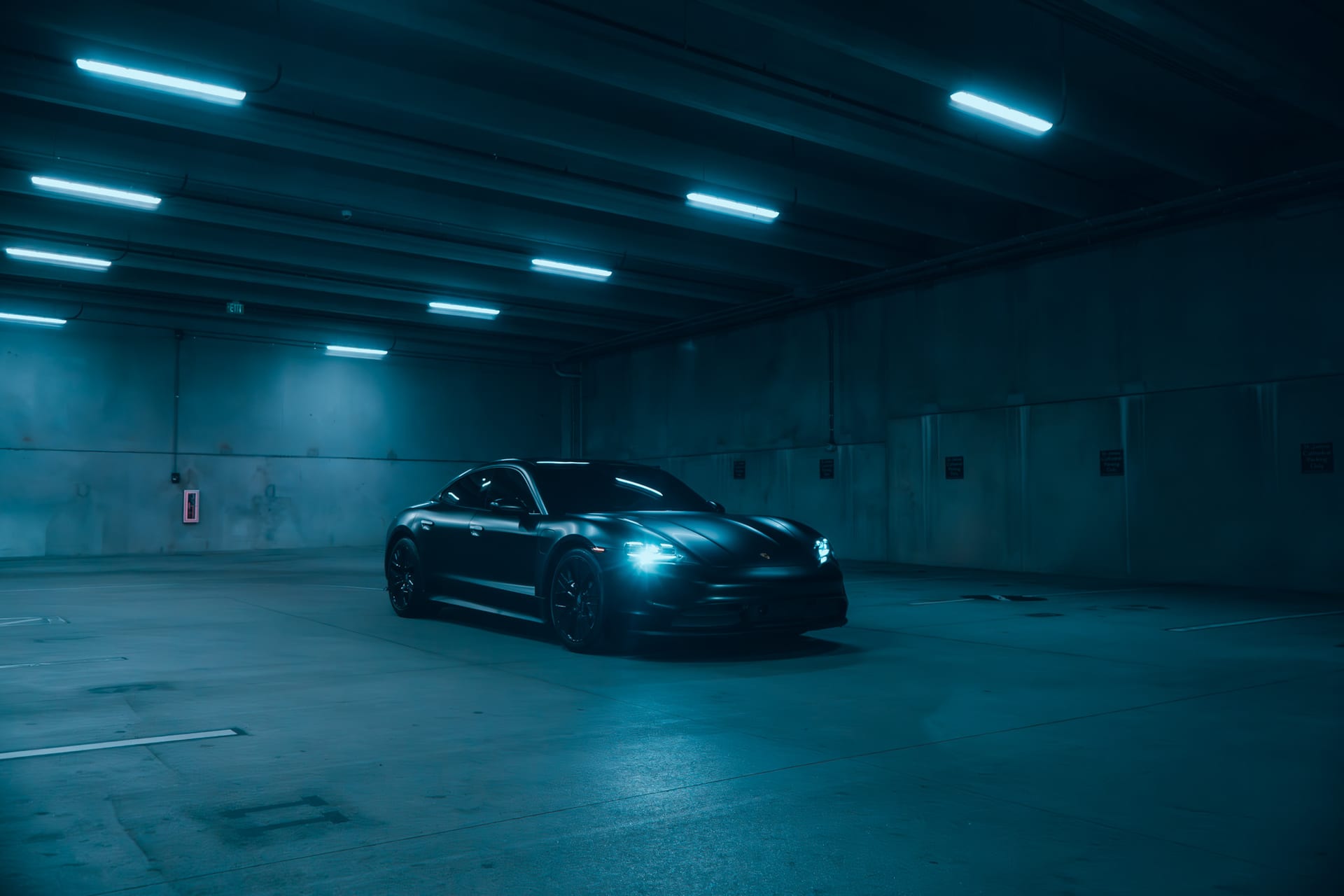 Porsche Taycan — photo 12