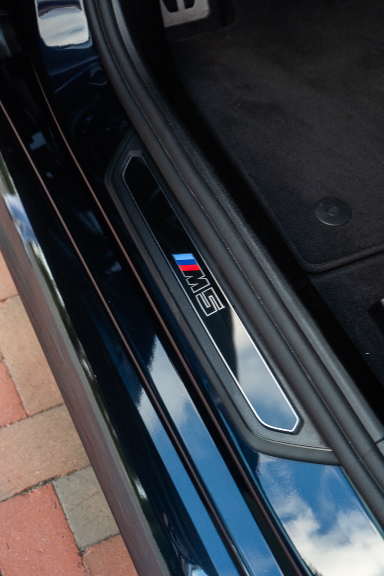 BMW M5 G90 — photo 10