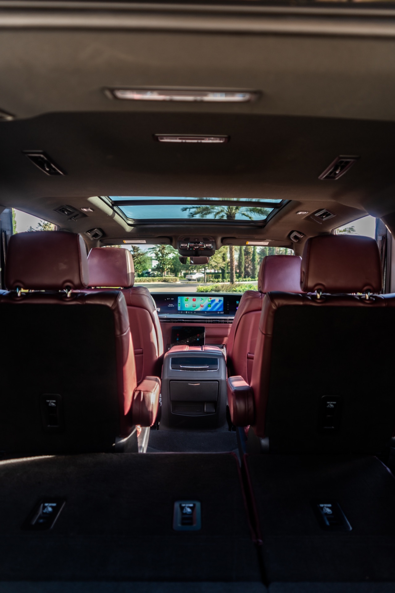 Cadillac Escalade — photo 15