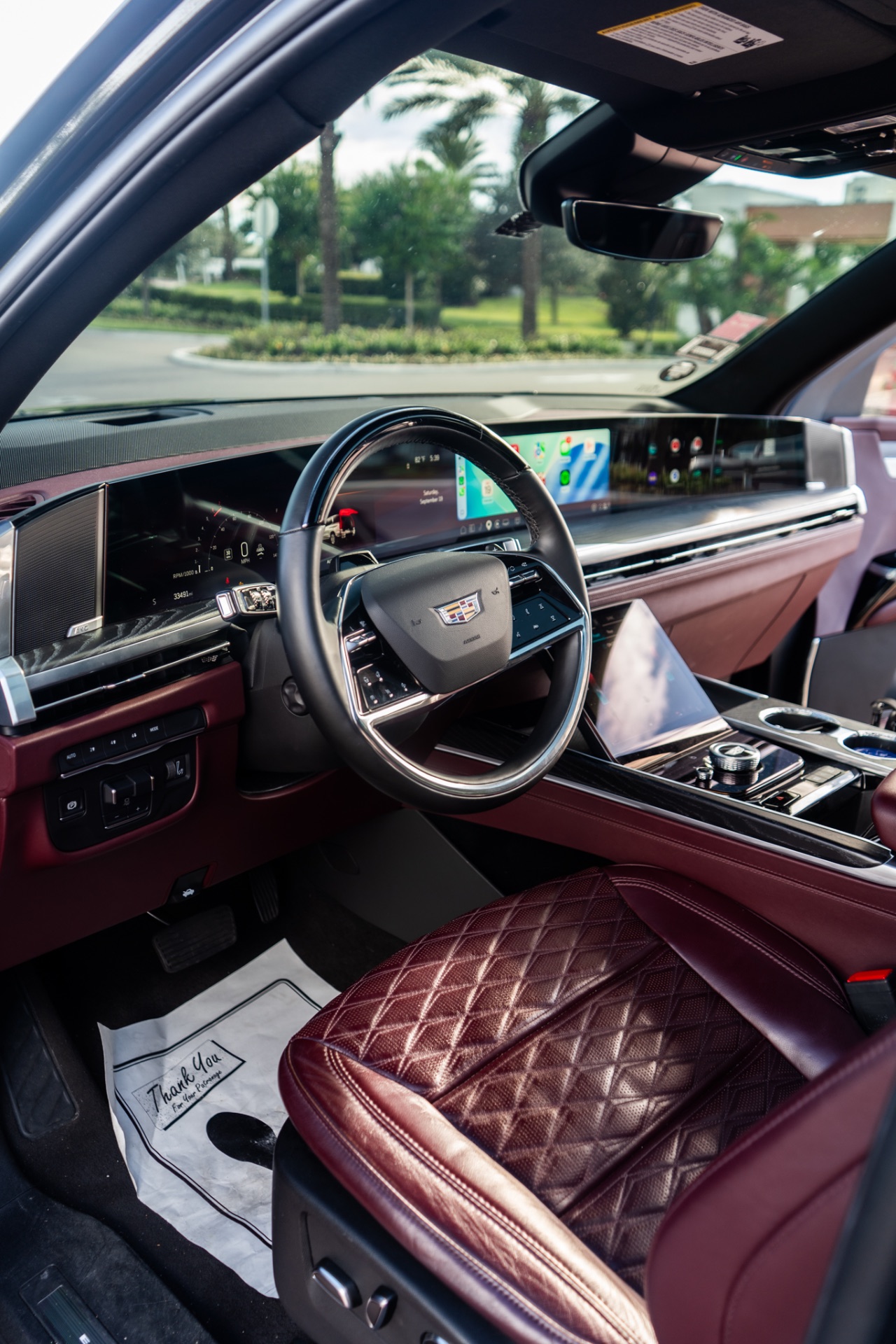 Cadillac Escalade — photo 6