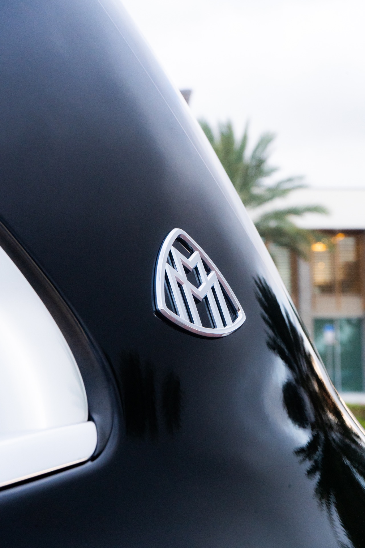 Mercedes Benz Maybach GLS 600 — photo 4
