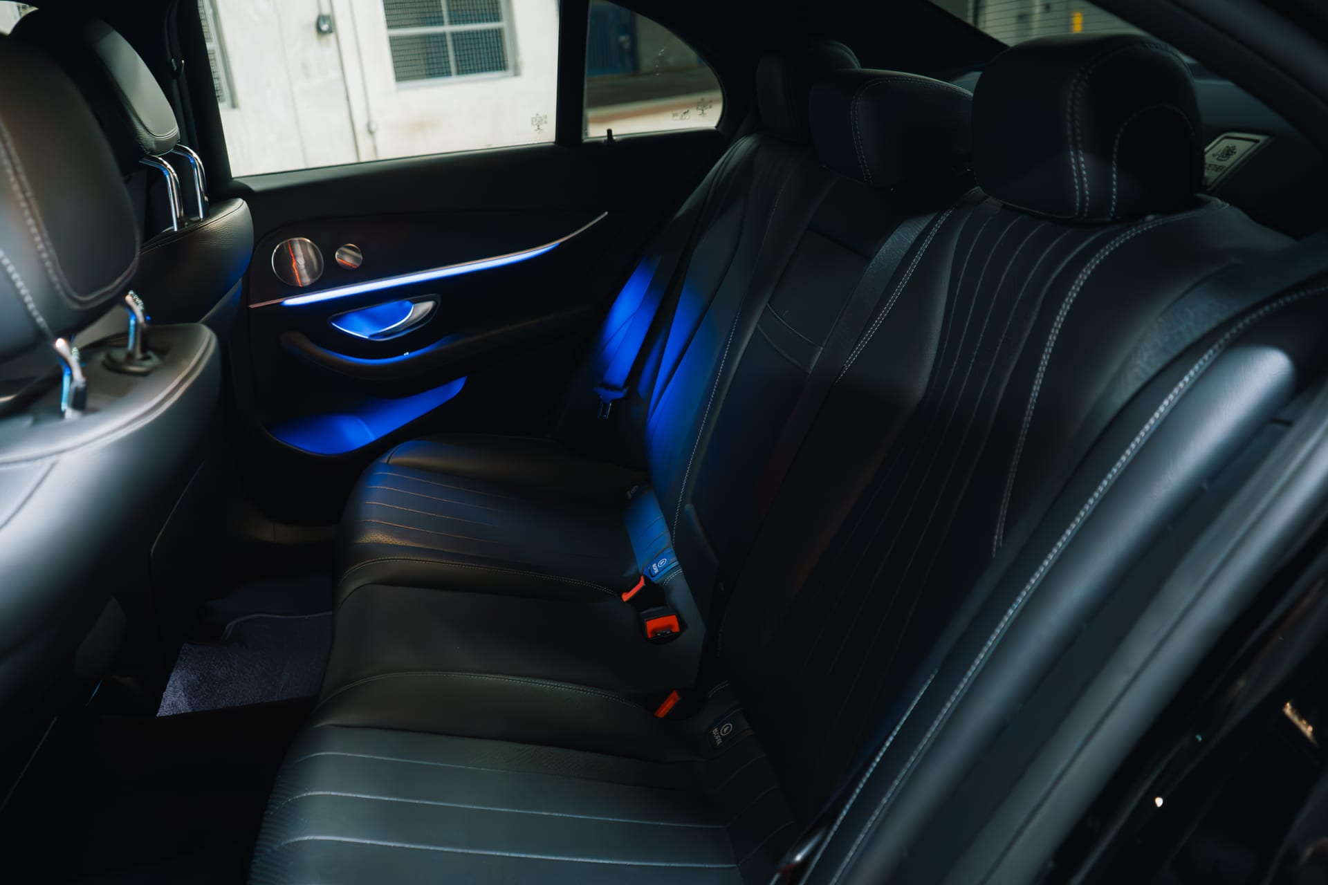 Mercedes Benz E350 — photo 17