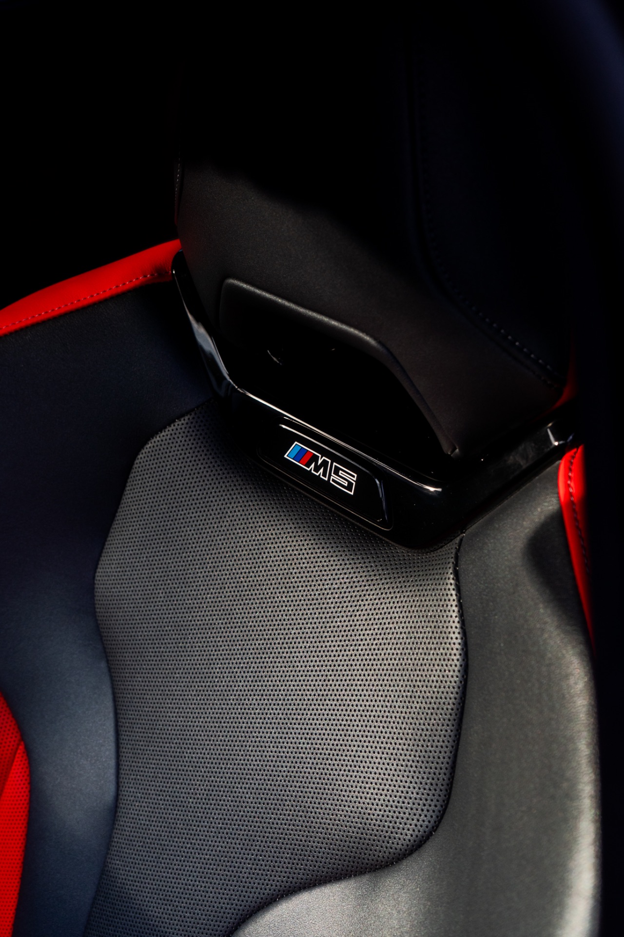 BMW M5 G90 — photo 7