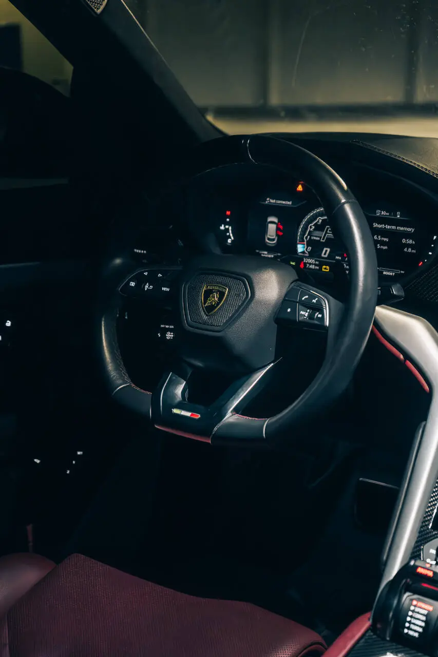 Lamborghini Urus — photo 3