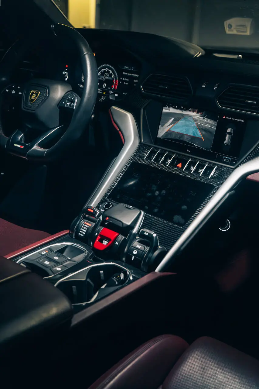 Lamborghini Urus — photo 4