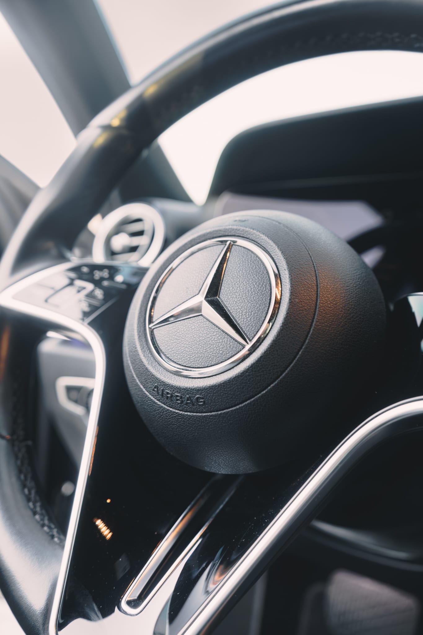 Mercedes Benz E350 — photo 12