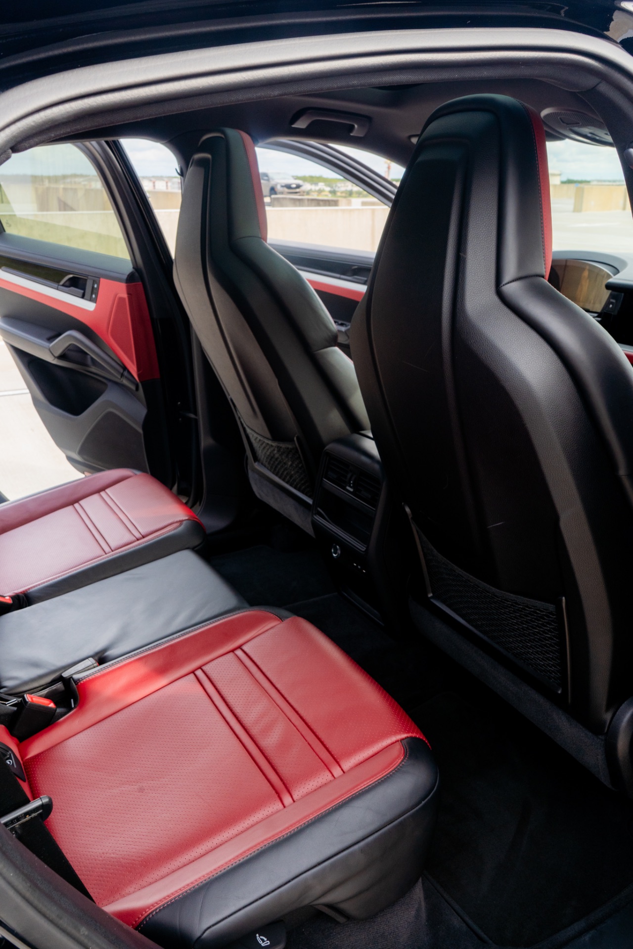 Porsche Cayenne Coupe — photo 10