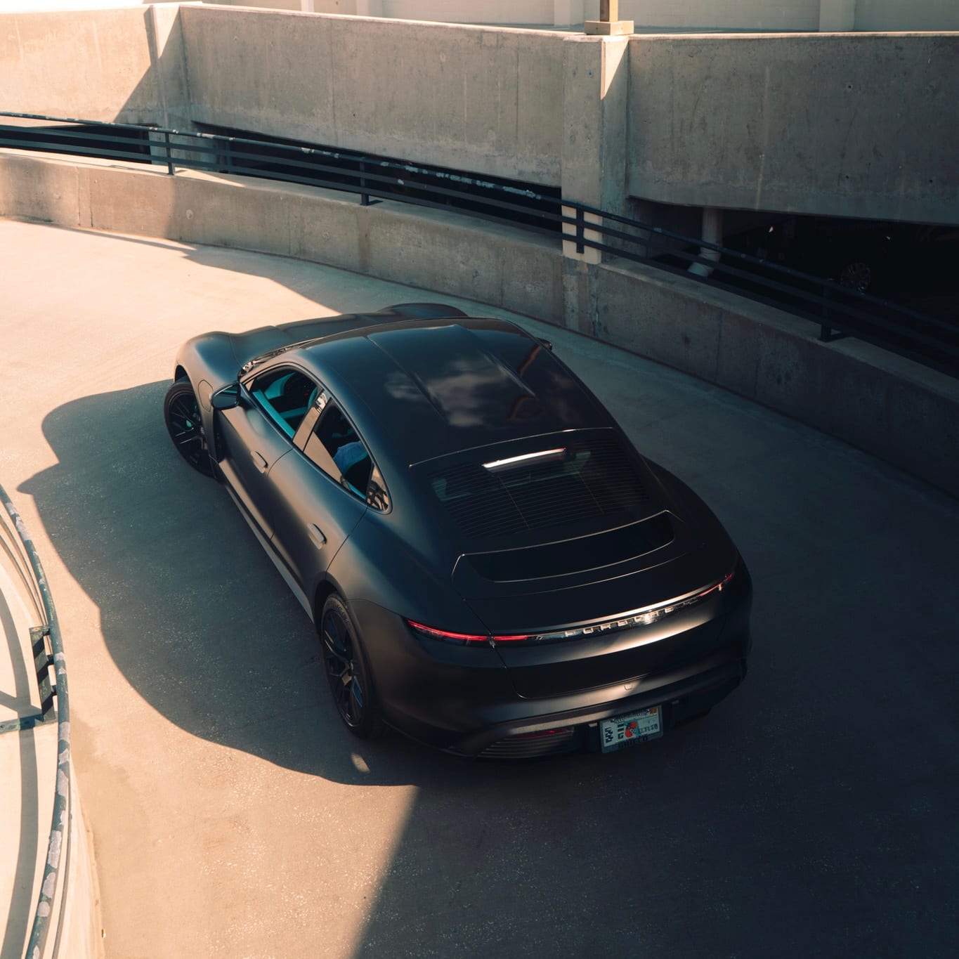 Porsche Taycan — photo 3