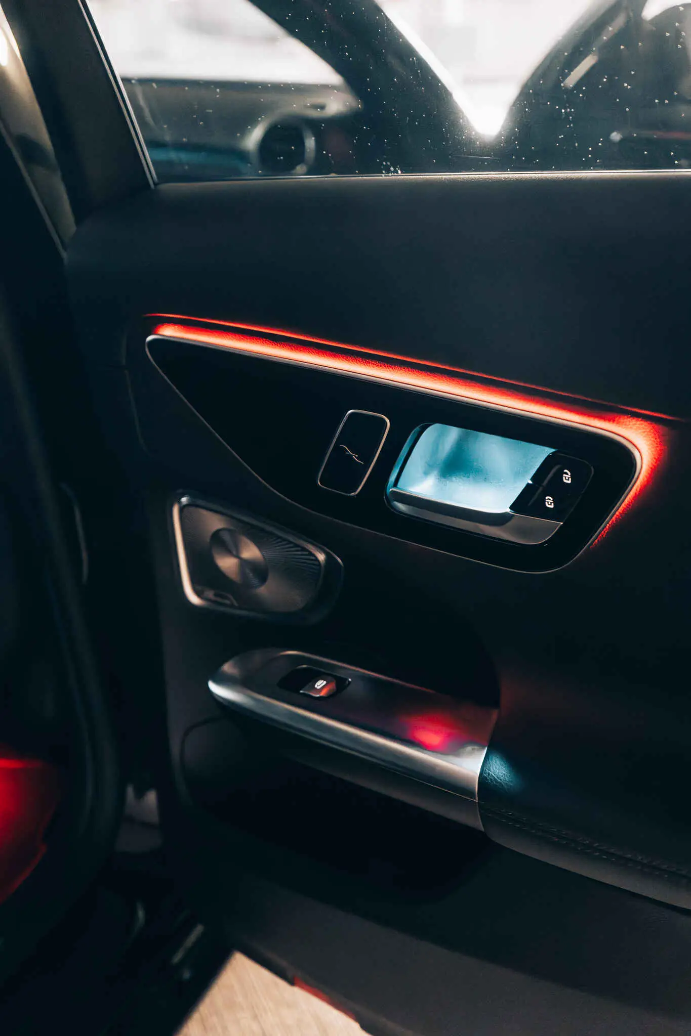 Mercedes-Benz C 300 — photo 8