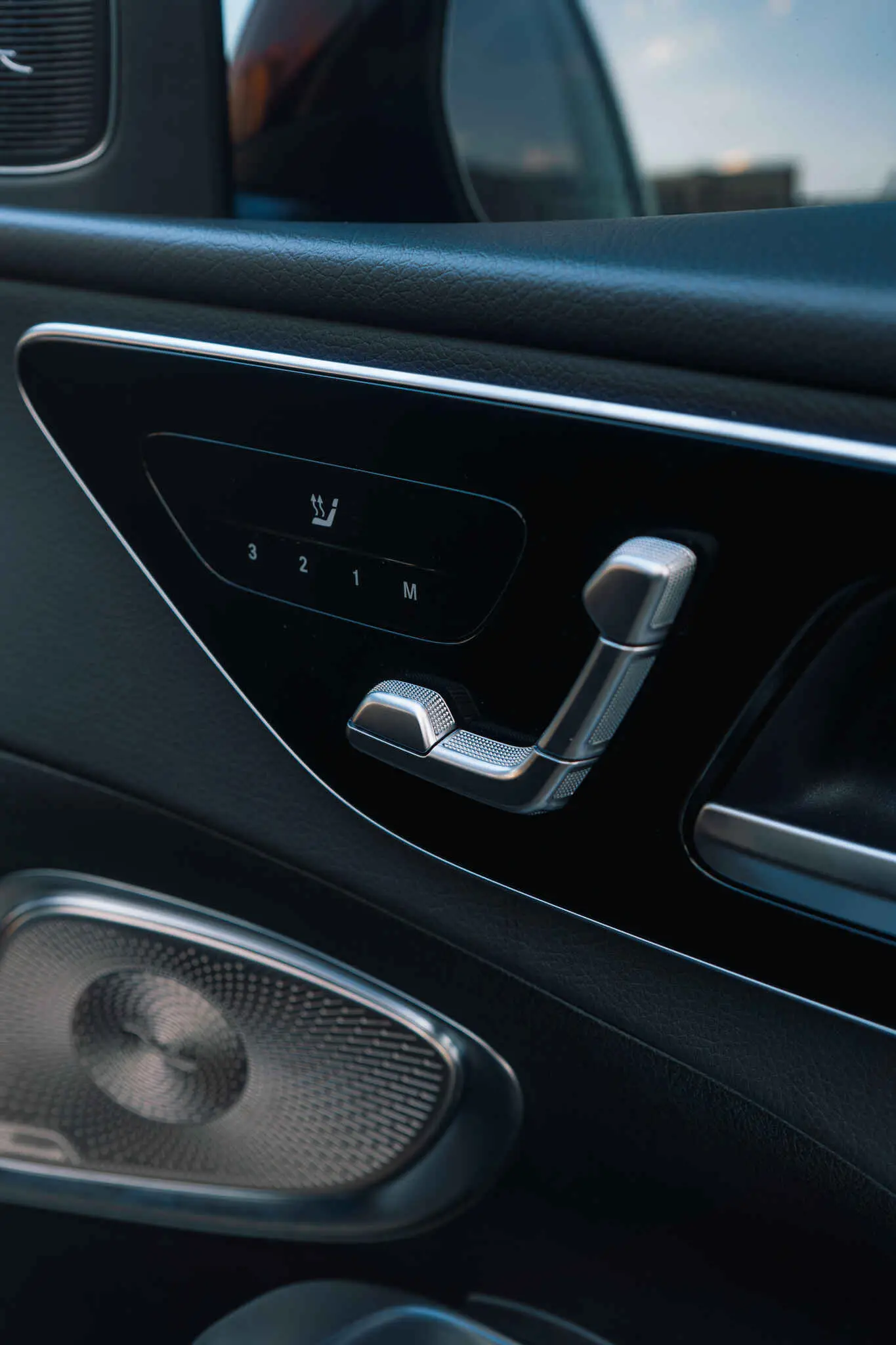 Mercedes-Benz C 300 — photo 9
