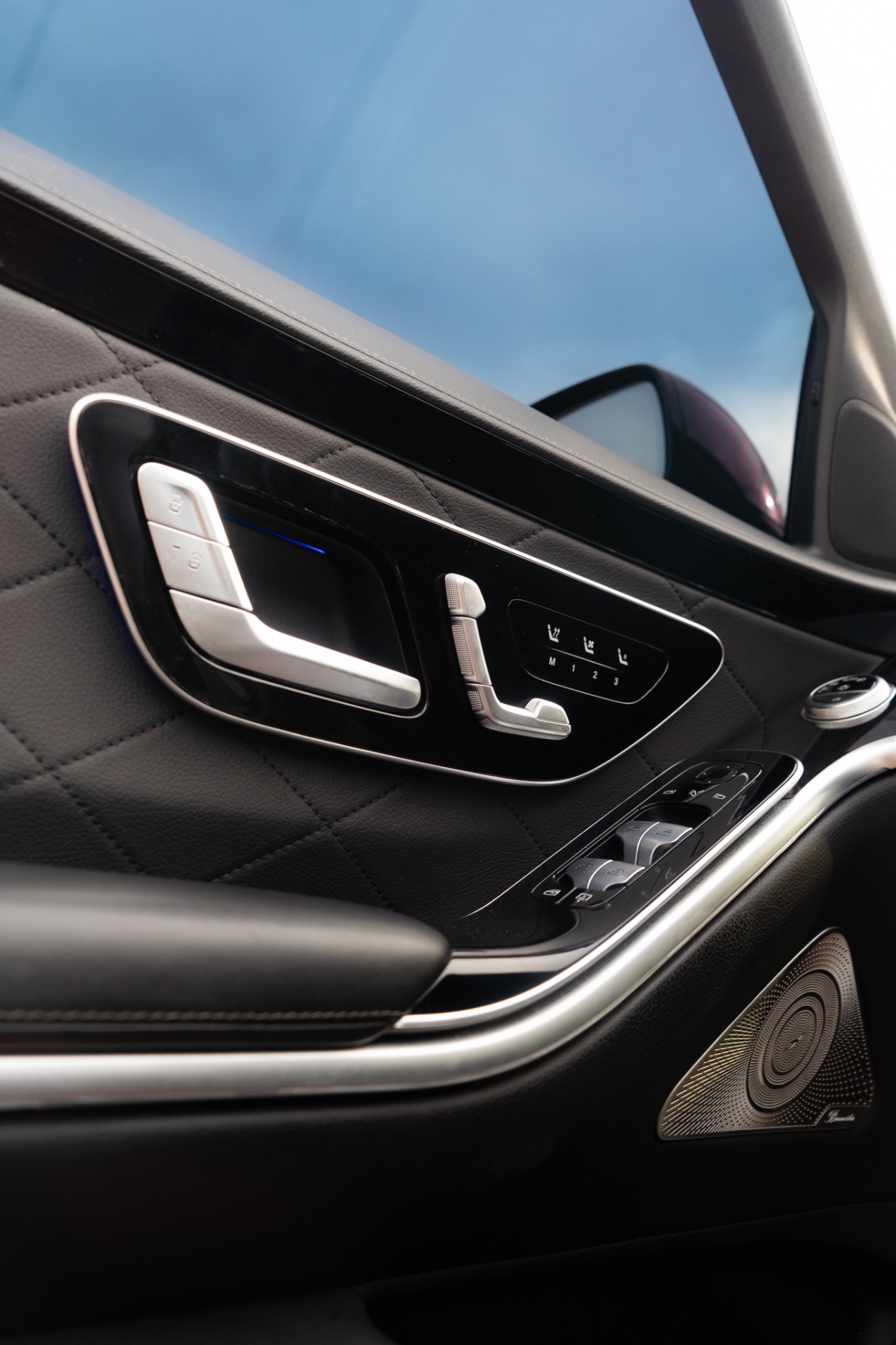Mercedes Benz S class — photo 9