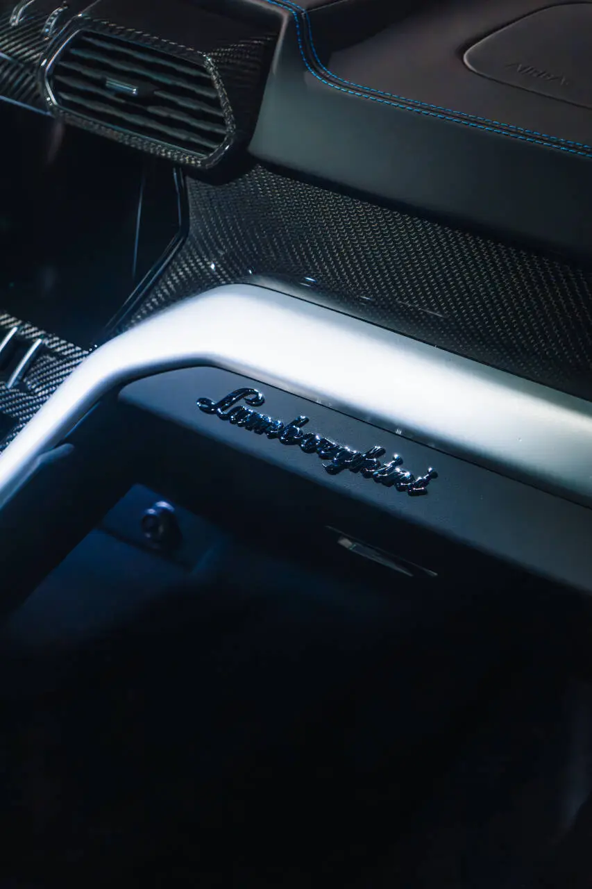 Lamborghini Urus — photo 4