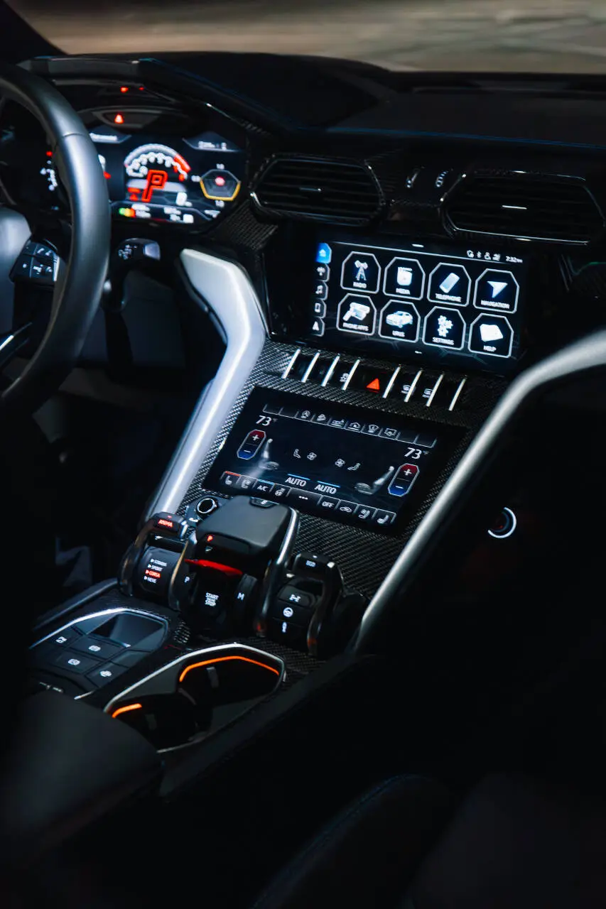 Lamborghini Urus — photo 5