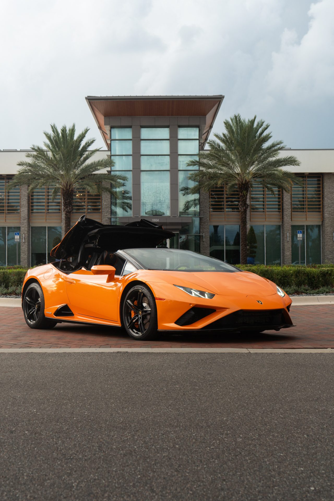 Lamborghini Huracan Evo — photo 11