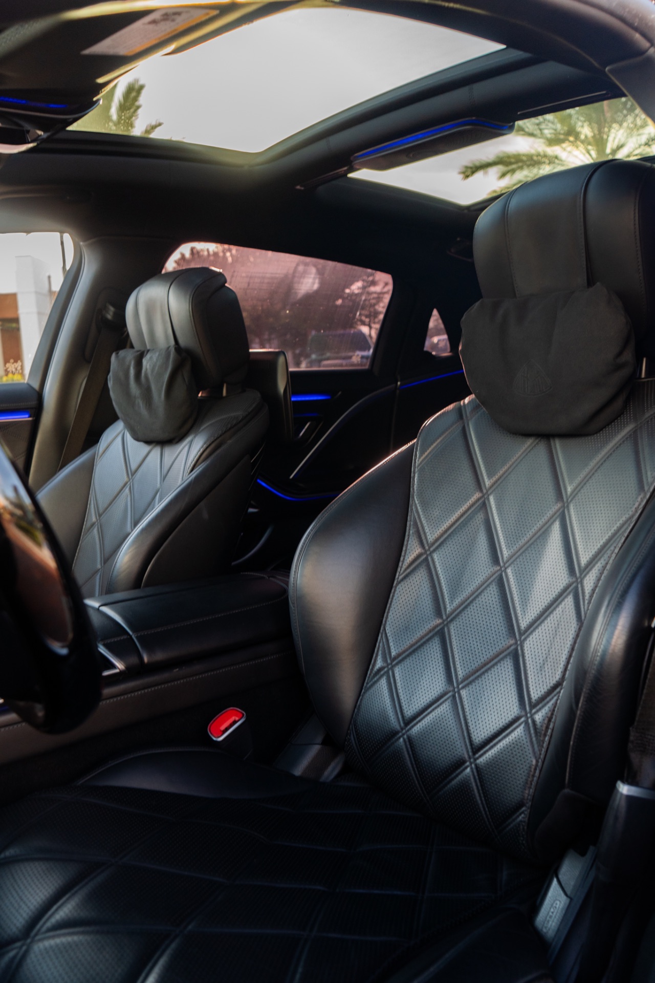 Mercedes Benz Maybach S580 — photo 8