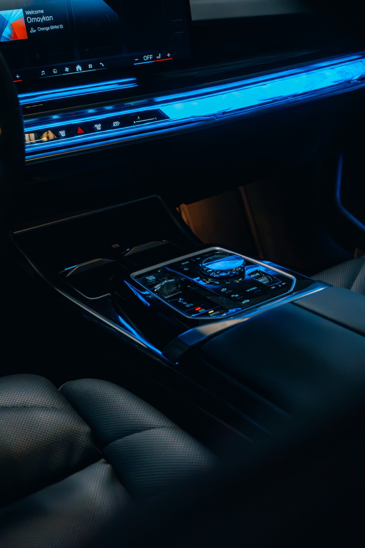 BMW 740i Executive — photo 10