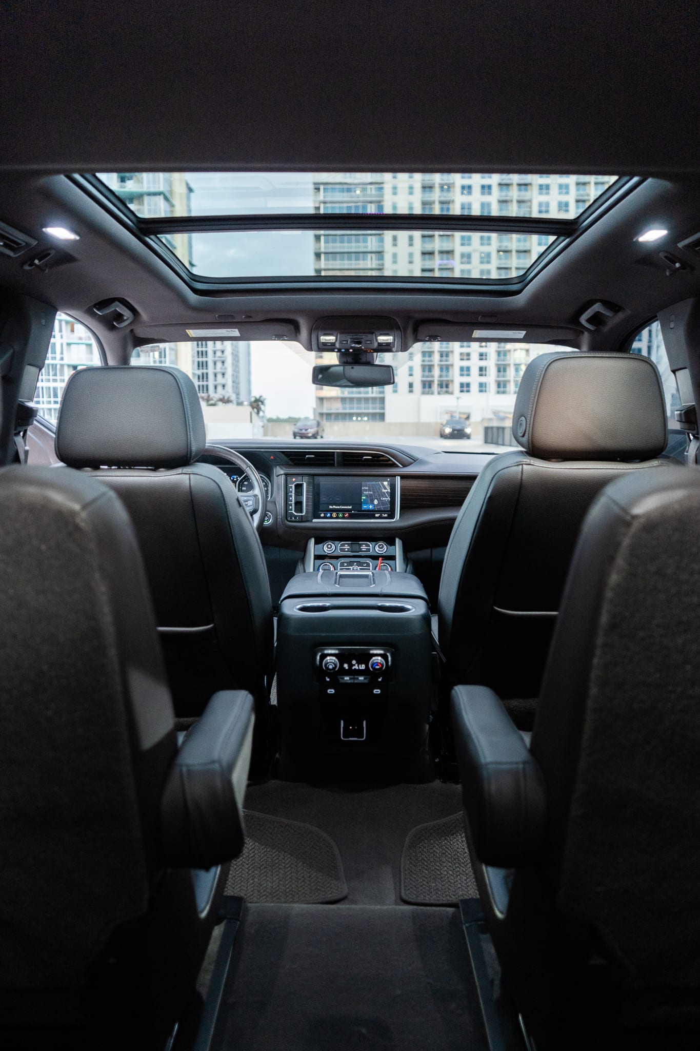 GMC Yukon Denali — photo 9