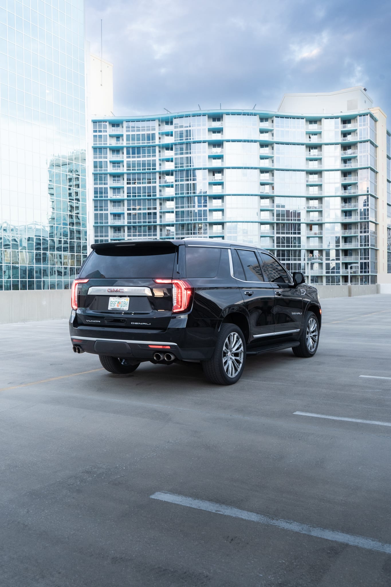 GMC Yukon Denali — photo 10