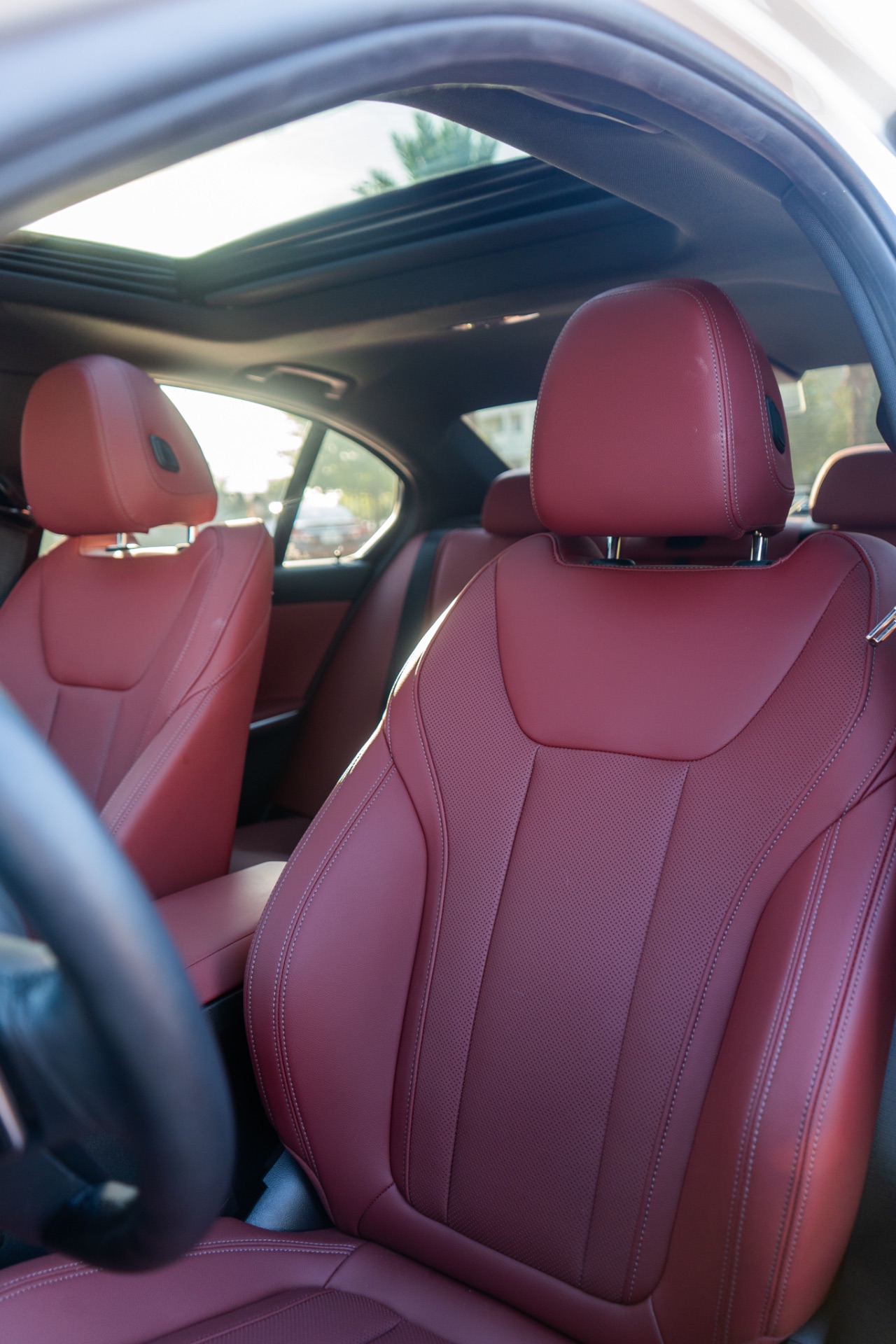 BMW 330i — photo 5